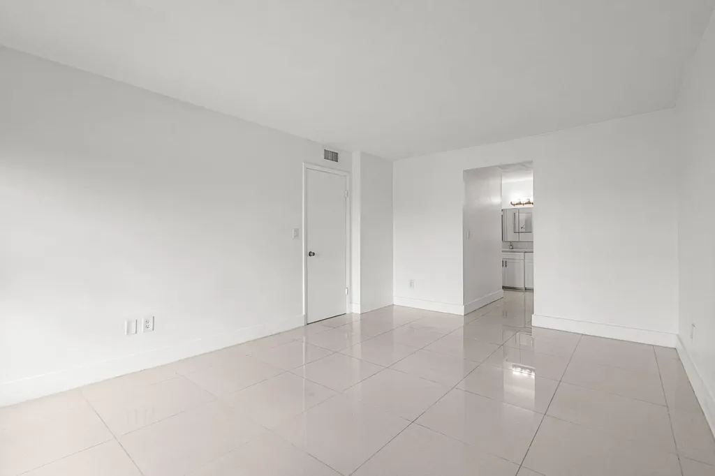 9170 Fontainebleau Boulevard Miami FL 33172