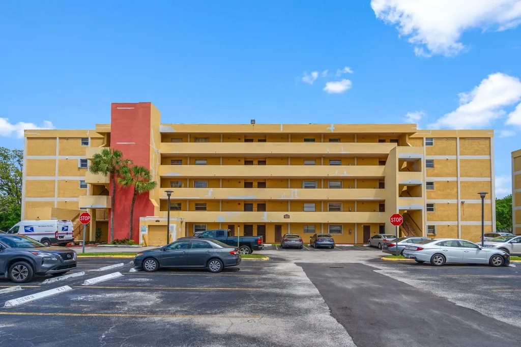 9170 Fontainebleau Boulevard Miami FL 33172