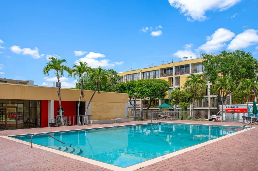 9170 Fontainebleau Boulevard Miami FL 33172
