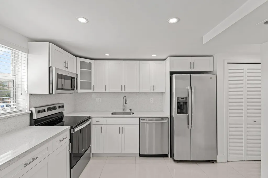 9170 Fontainebleau Boulevard Miami FL 33172