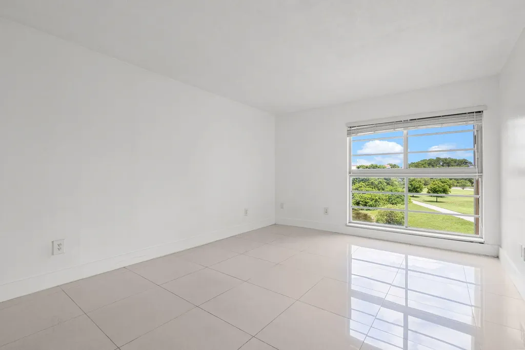 9170 Fontainebleau Boulevard Miami FL 33172