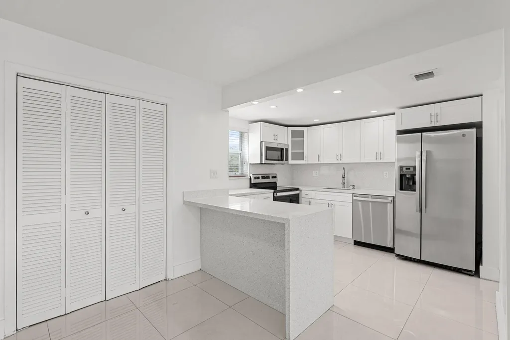 9170 Fontainebleau Boulevard Miami FL 33172