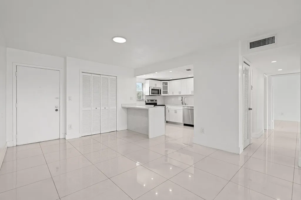 9170 Fontainebleau Boulevard Miami FL 33172