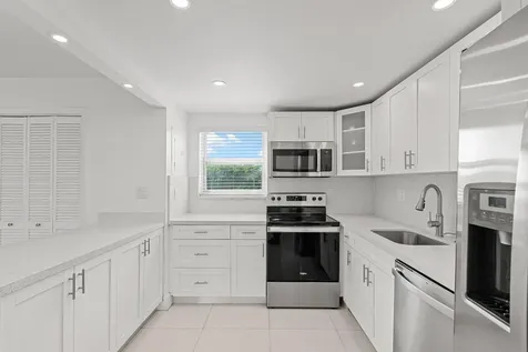 9170 Fontainebleau Boulevard Miami FL 33172