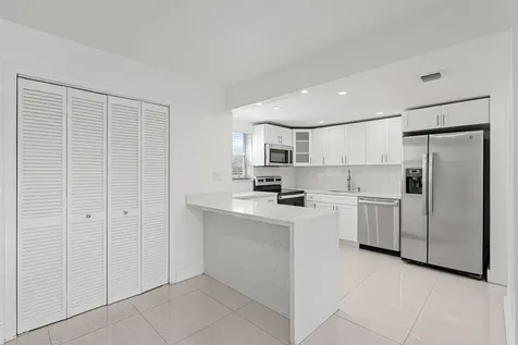 9170 Fontainebleau Boulevard Miami FL 33172