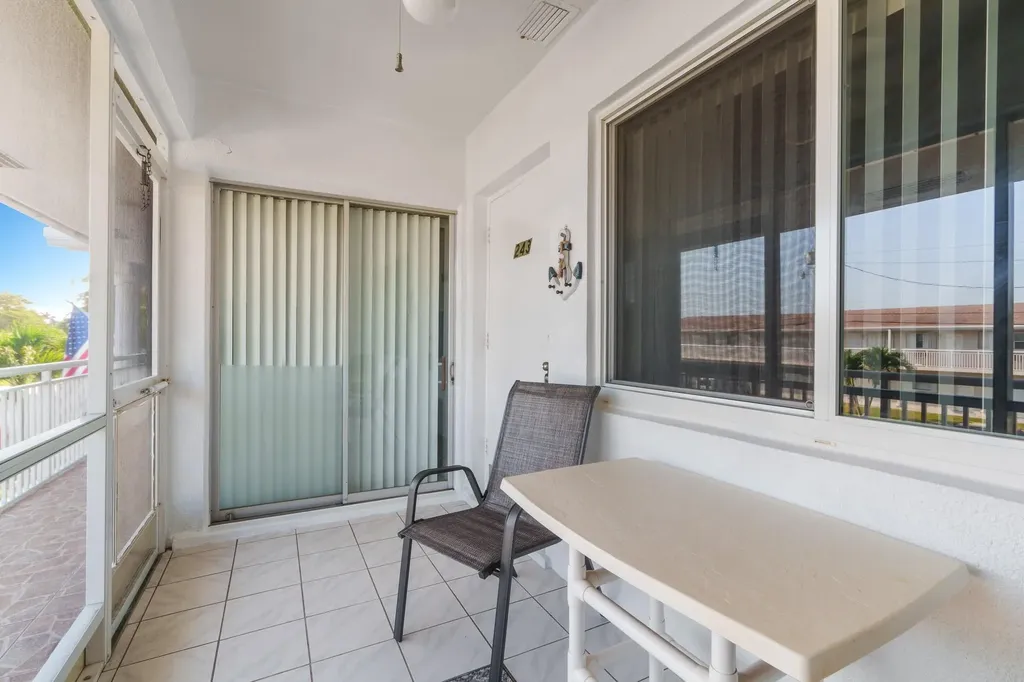 2100 NE 38th Street Lighthouse Point FL 33064