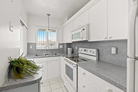 2100 NE 38th Street Lighthouse Point FL 33064