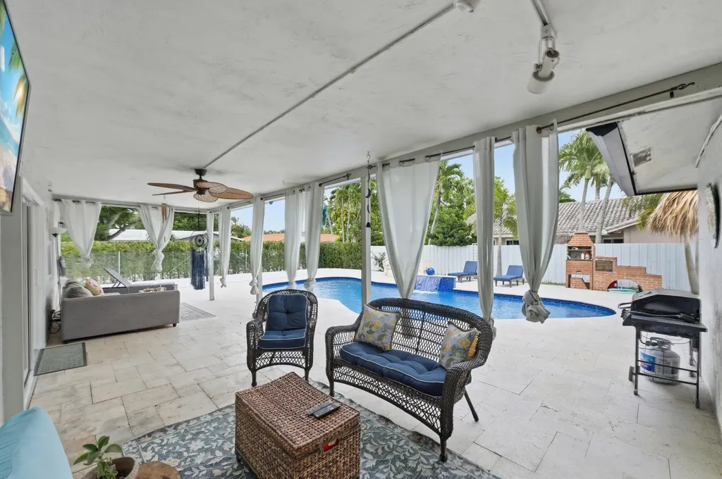 1929 NW 90th Lane Coral Springs FL 33071