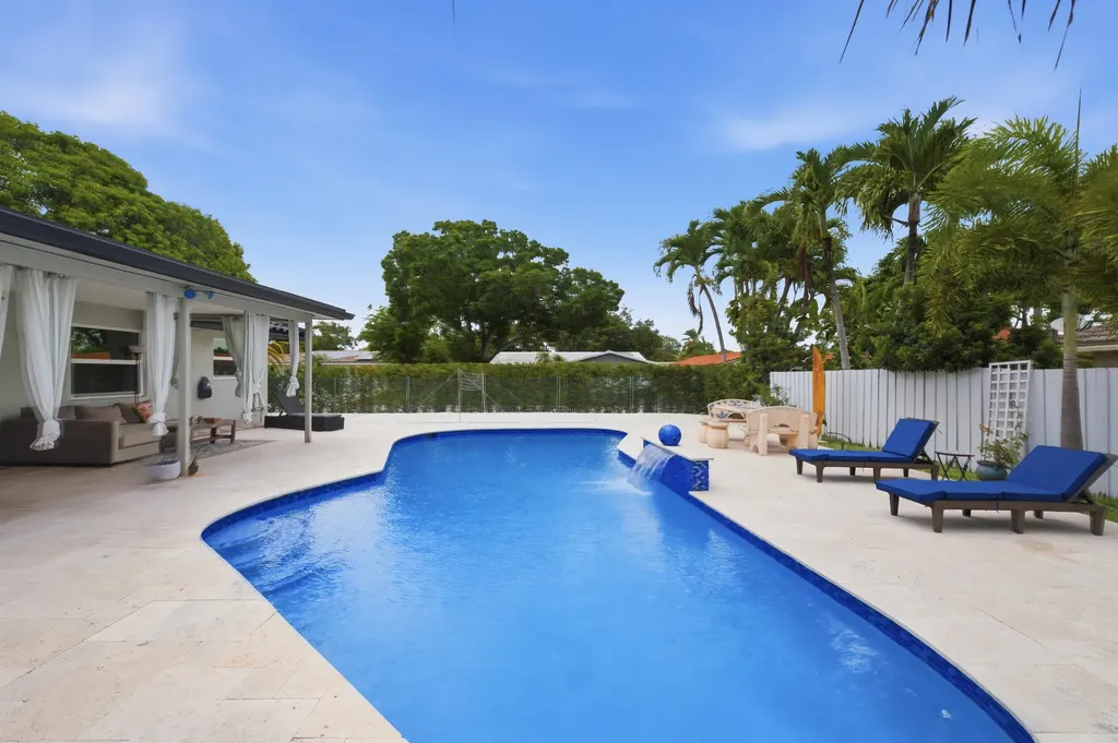1929 NW 90th Lane Coral Springs FL 33071