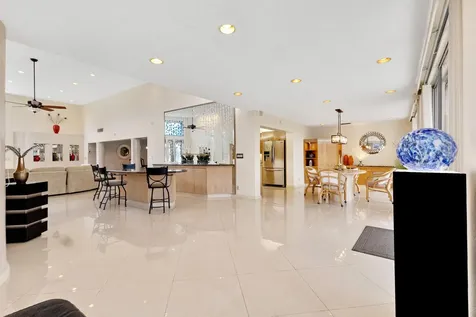 6201 Royal Poinciana Lane Tamarac FL 33319