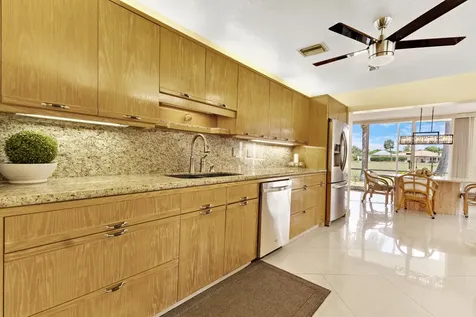 6201 Royal Poinciana Lane Tamarac FL 33319