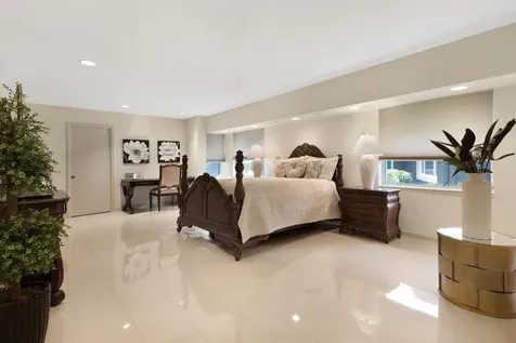 6201 Royal Poinciana Lane Tamarac FL 33319