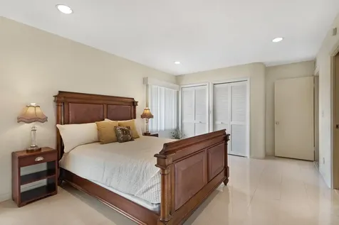 6201 Royal Poinciana Lane Tamarac FL 33319