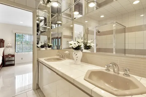 6201 Royal Poinciana Lane Tamarac FL 33319