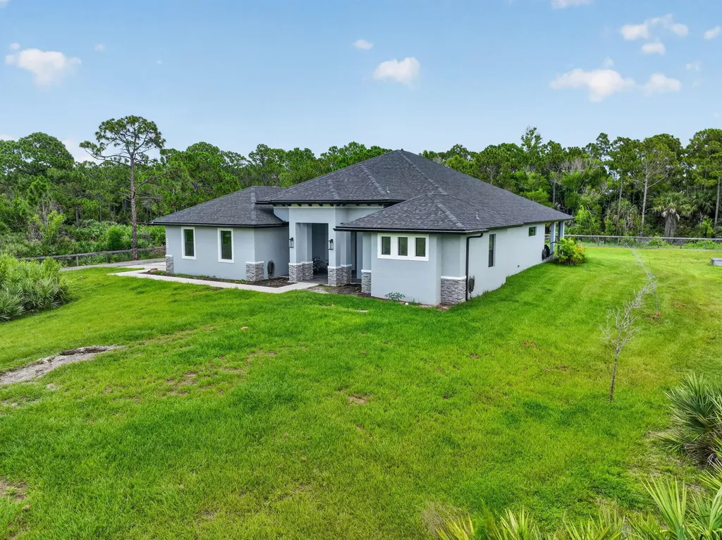 2643 Dyer Road Fort Pierce FL 34952