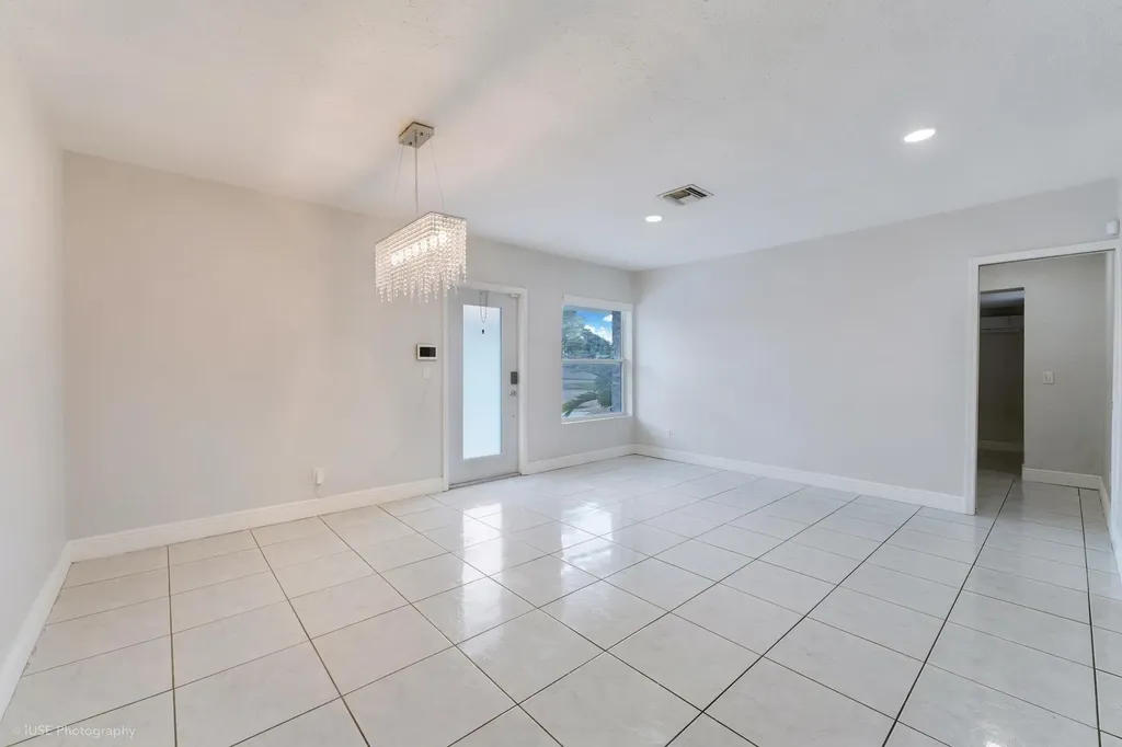 6660 W 13th Avenue Hialeah FL 33012