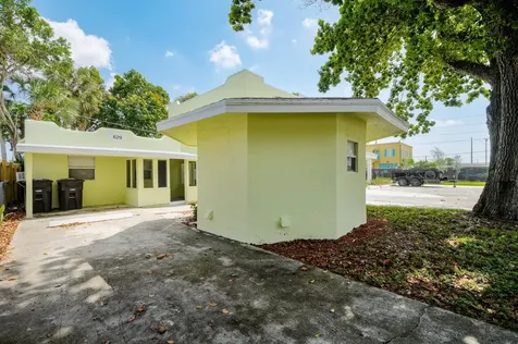 627 Bunker Road West Palm Beach FL 33405