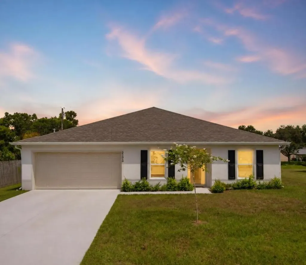 2126 SE North Blackwell Drive Port St Lucie FL 34952