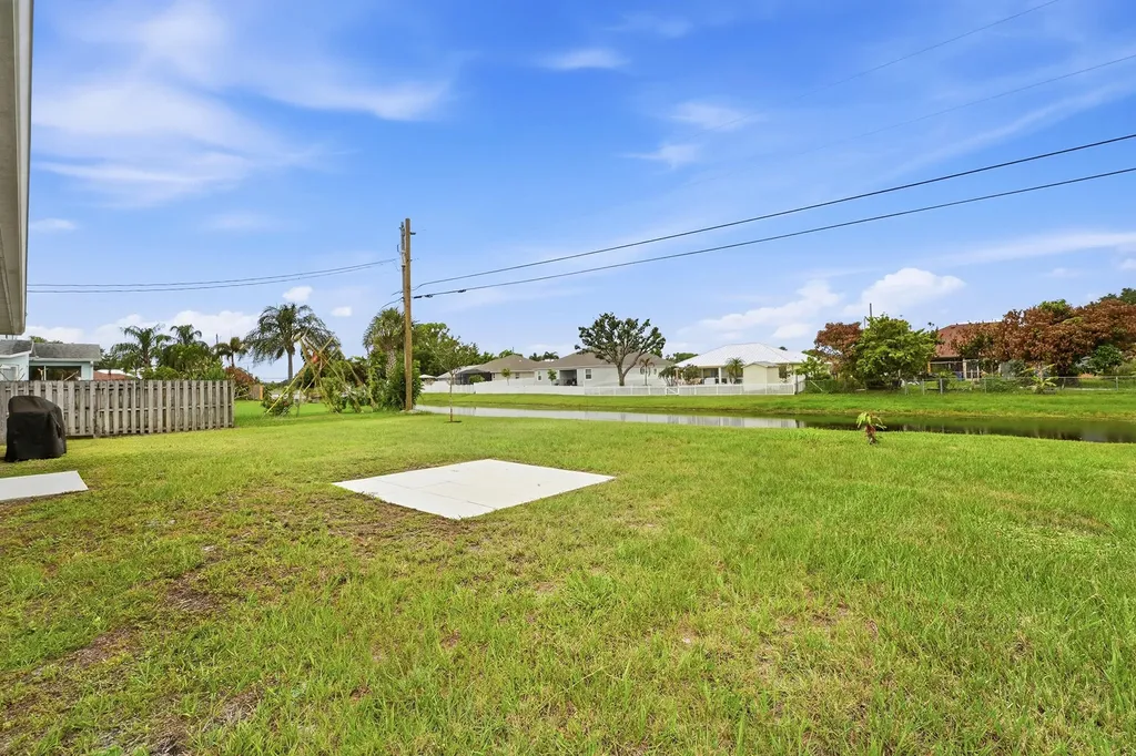 2126 SE North Blackwell Drive Port St Lucie FL 34952