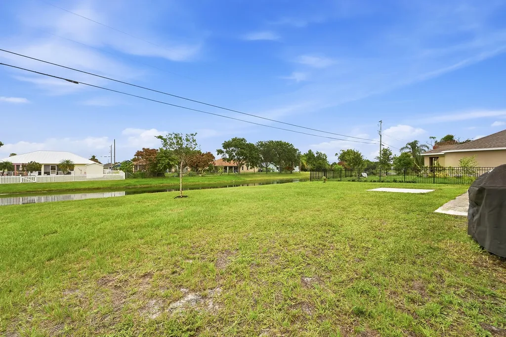 2126 SE North Blackwell Drive Port St Lucie FL 34952