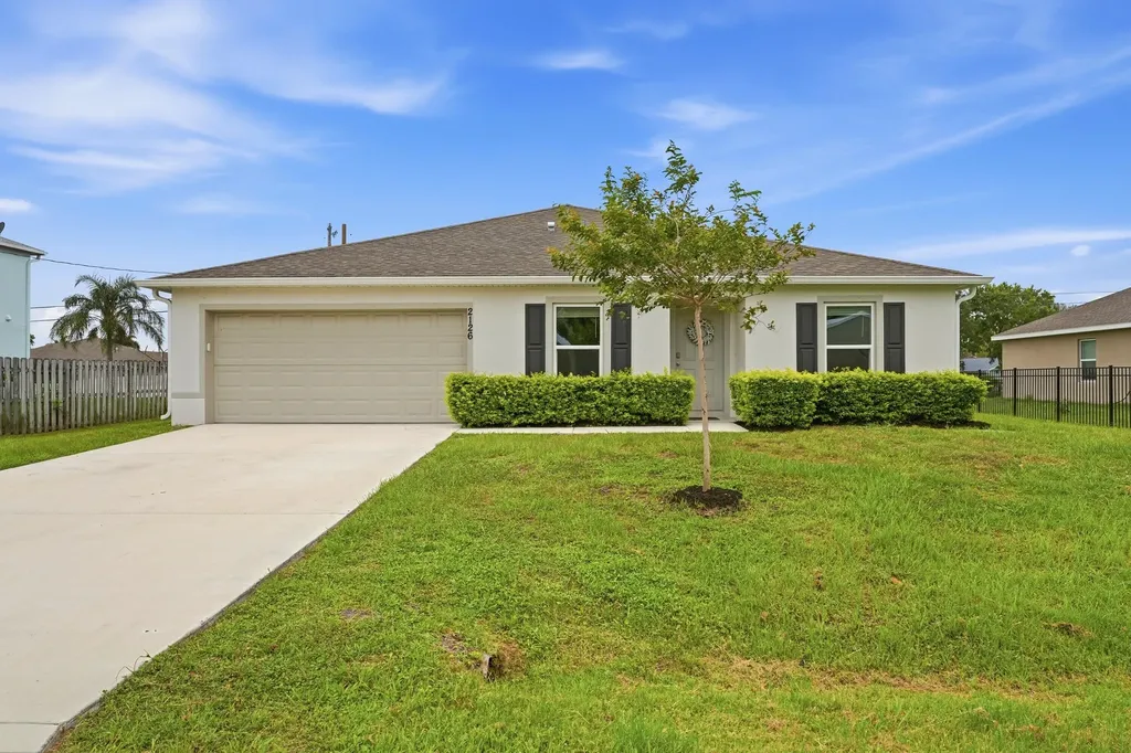 2126 SE North Blackwell Drive Port St Lucie FL 34952