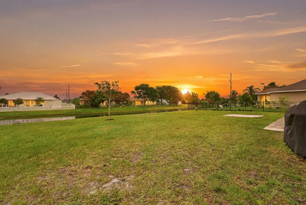 2126 SE North Blackwell Drive Port St Lucie FL 34952