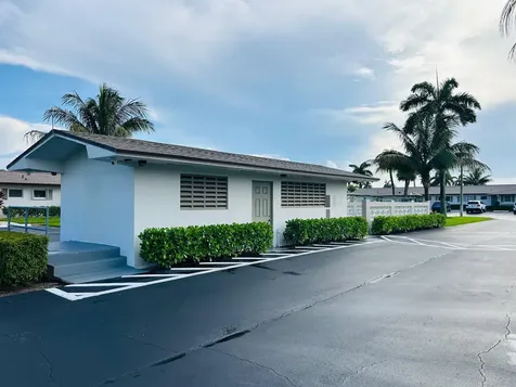2805 Crosley Drive E West Palm Beach FL 33415