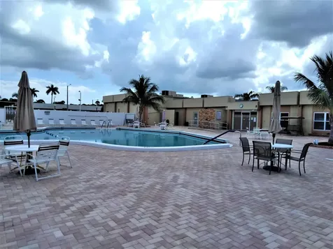 2805 Crosley Drive E West Palm Beach FL 33415