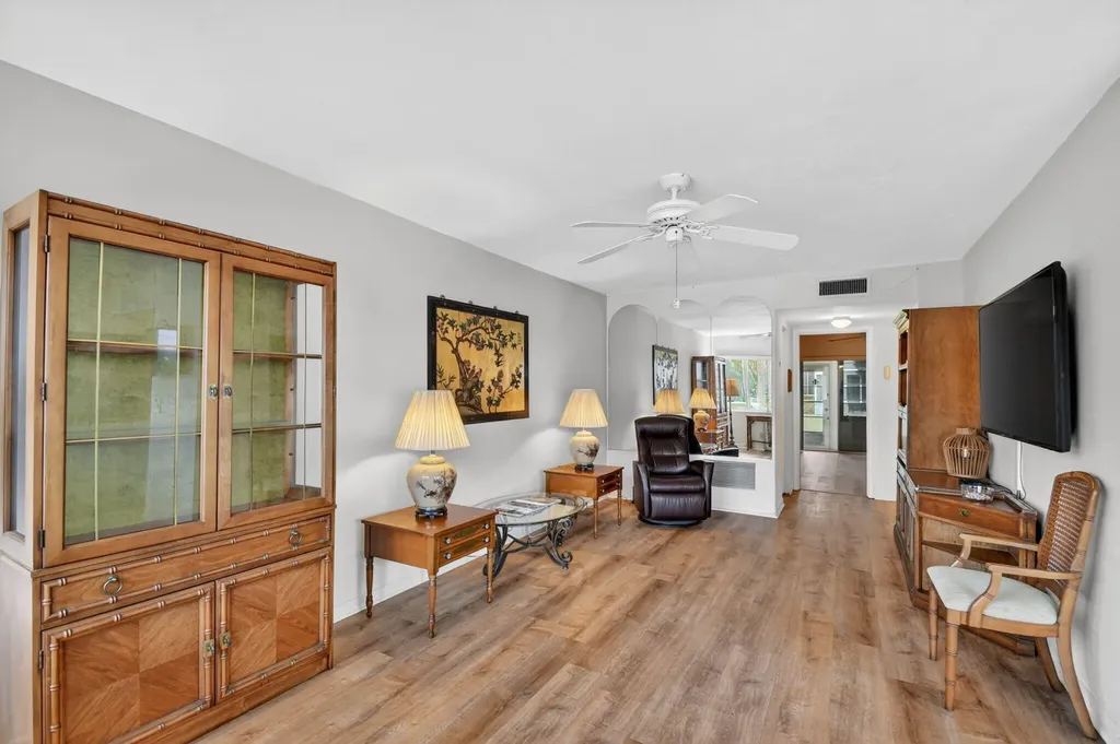 3240 Lake Osborne Drive Lake Worth Beach FL 33461