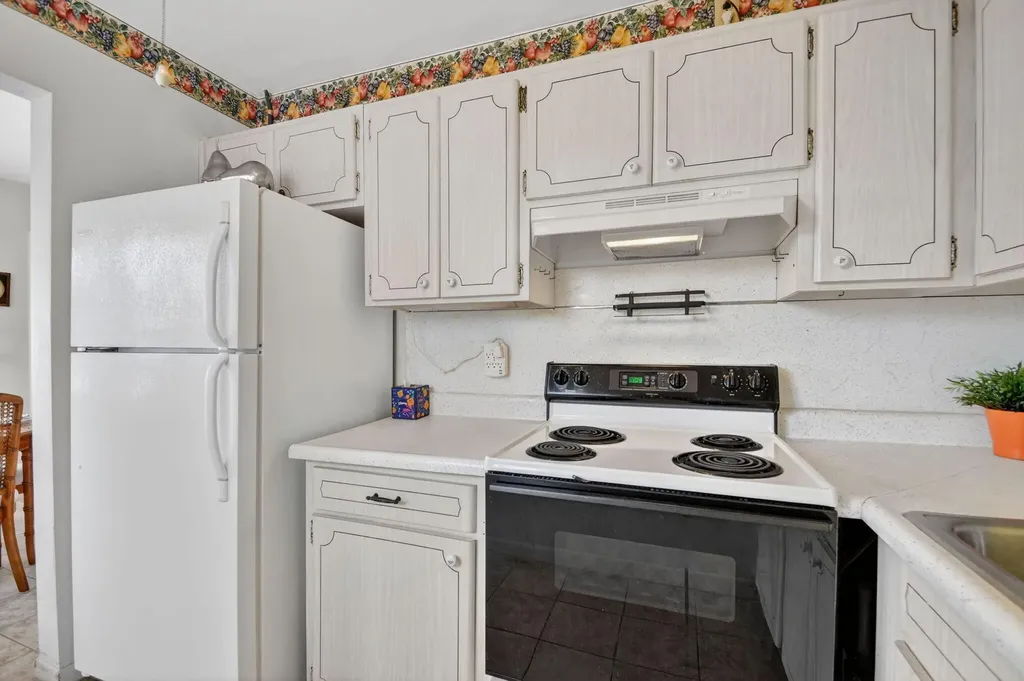 3240 Lake Osborne Drive Lake Worth Beach FL 33461