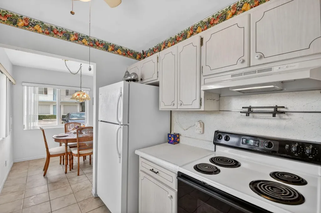 3240 Lake Osborne Drive Lake Worth Beach FL 33461