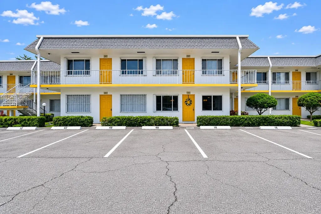 3240 Lake Osborne Drive Lake Worth Beach FL 33461