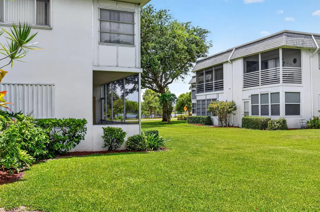 3240 Lake Osborne Drive Lake Worth Beach FL 33461