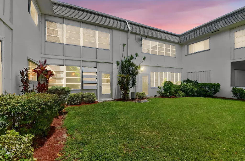 3240 Lake Osborne Drive Lake Worth Beach FL 33461