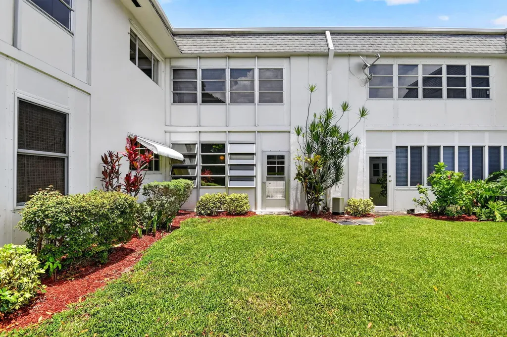 3240 Lake Osborne Drive Lake Worth Beach FL 33461