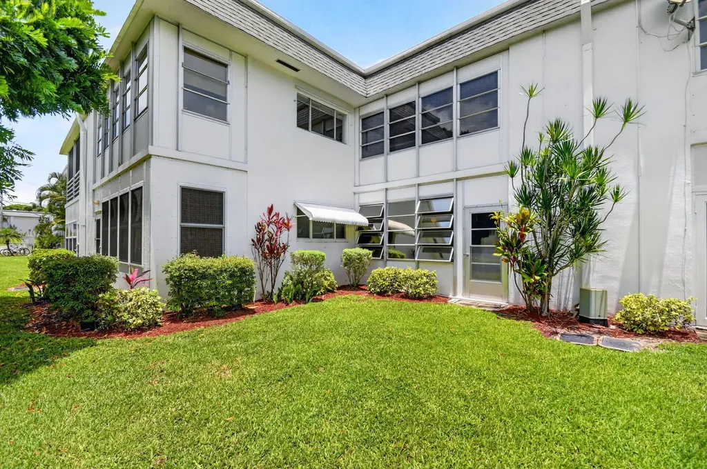 3240 Lake Osborne Drive Lake Worth Beach FL 33461