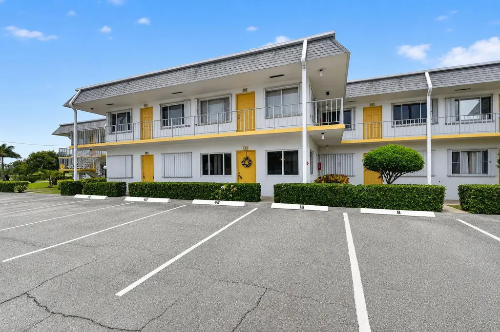 3240 Lake Osborne Drive Lake Worth Beach FL 33461