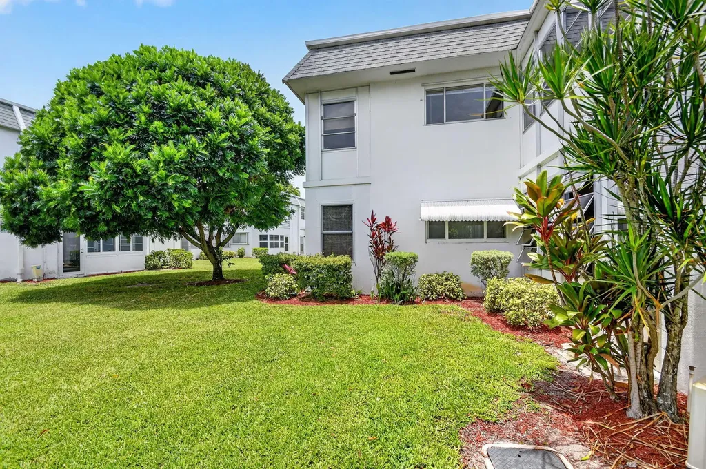 3240 Lake Osborne Drive Lake Worth Beach FL 33461