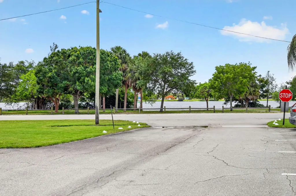 3240 Lake Osborne Drive Lake Worth Beach FL 33461