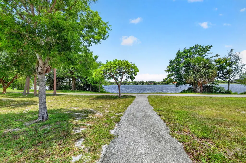 3240 Lake Osborne Drive Lake Worth Beach FL 33461