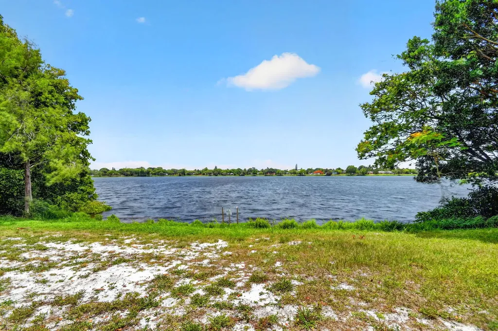 3240 Lake Osborne Drive Lake Worth Beach FL 33461
