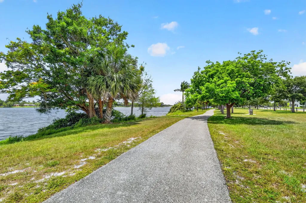 3240 Lake Osborne Drive Lake Worth Beach FL 33461