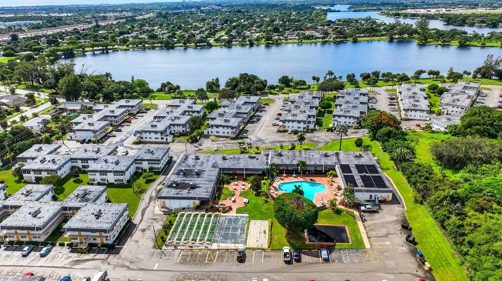 3240 Lake Osborne Drive Lake Worth Beach FL 33461