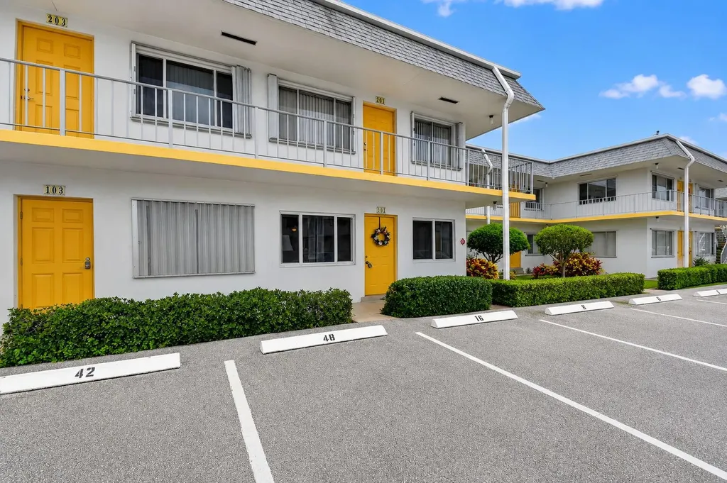 3240 Lake Osborne Drive Lake Worth Beach FL 33461