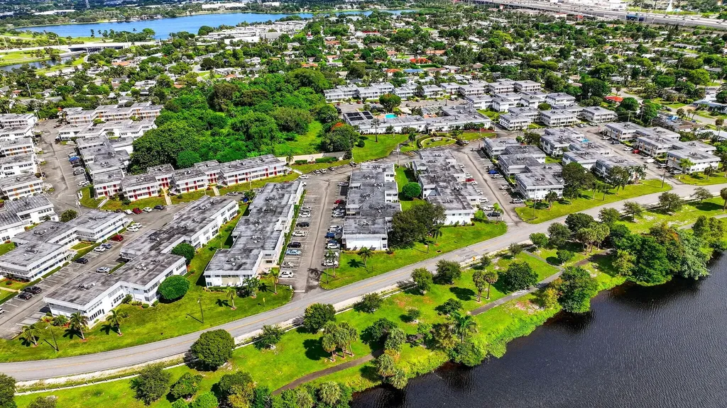 3240 Lake Osborne Drive Lake Worth Beach FL 33461