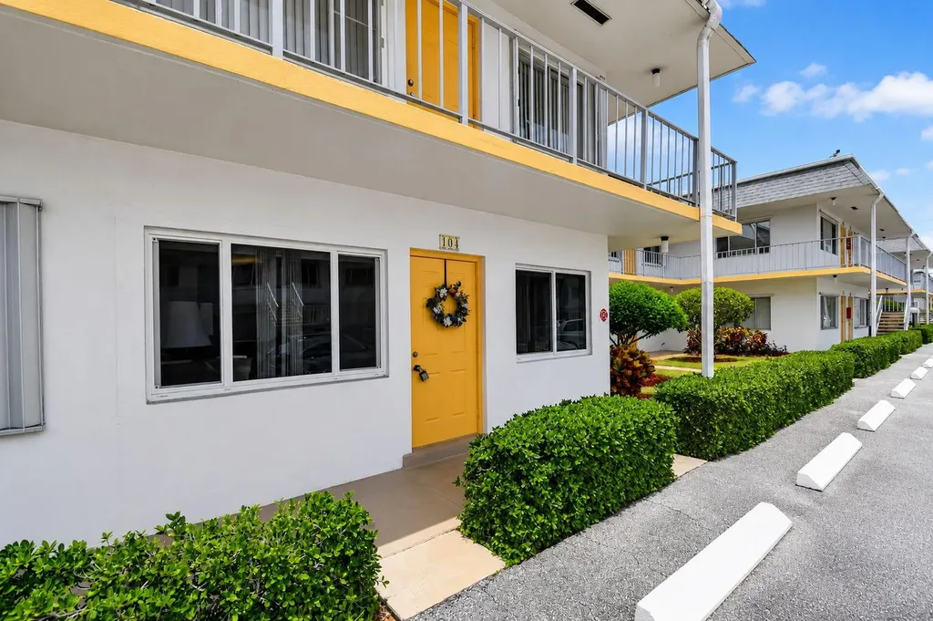 3240 Lake Osborne Drive Lake Worth Beach FL 33461