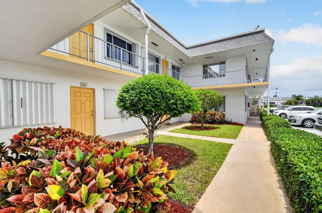 3240 Lake Osborne Drive Lake Worth Beach FL 33461