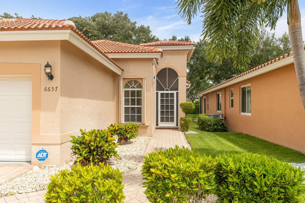 6657 Vía Roma Delray Beach FL 33446