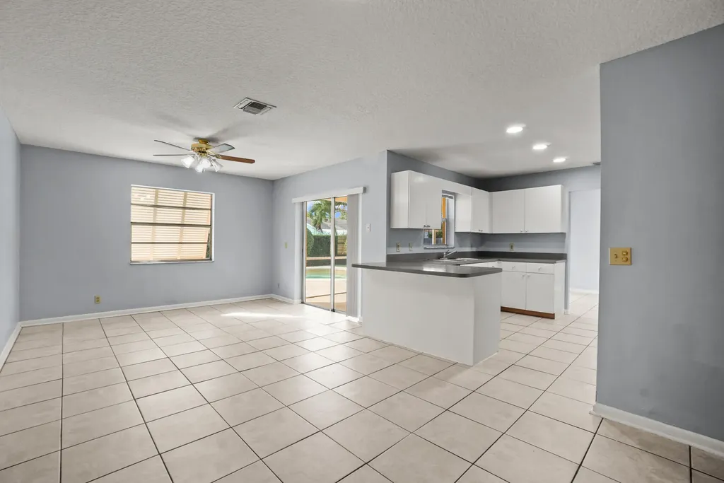 4128 Chestnut Avenue Palm Beach Gardens FL 33410