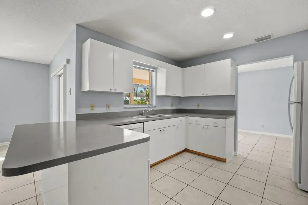 4128 Chestnut Avenue Palm Beach Gardens FL 33410
